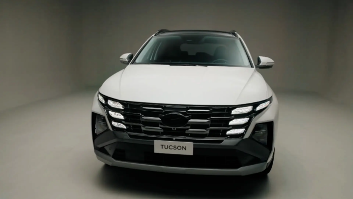 Loạt ô tô bán chạy tiếp tục giảm giá